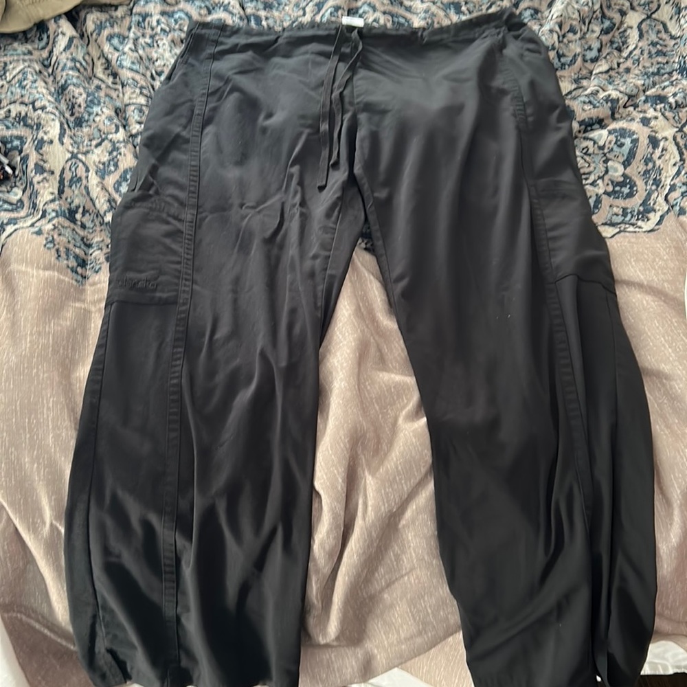 Black dansko scrub pants with elastic/drawstring waste and cargo pockets